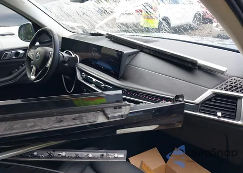 2025 BMW X7 xDrive40I z USA, uszkodzony, nr VIN 5UX23EM05S9Z25748